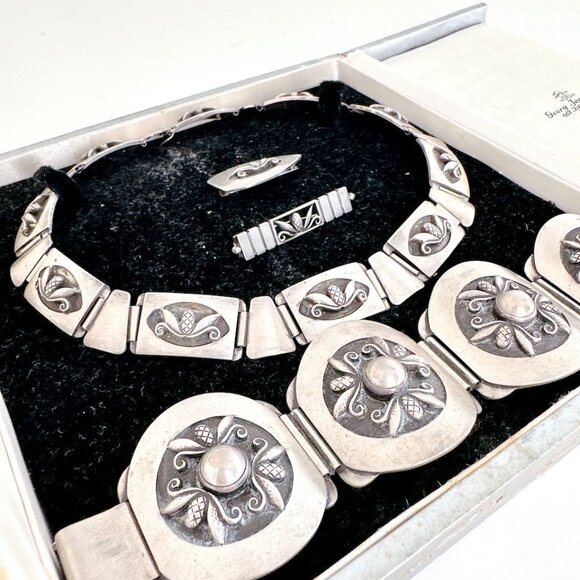 ANTIQUE GEORG JENSEN INC STERLING SILVER NECKLACE BRACELET BROOCH BOXED SET - Picture 4 of 15